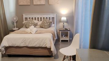 Kamar Double Ekonomi (6) | 1 kamar tidur, seprai katun Mesir, seprai premium, dan busa memori