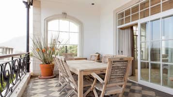 5 Bedroom Luxury Villa | BBQ/picnic area