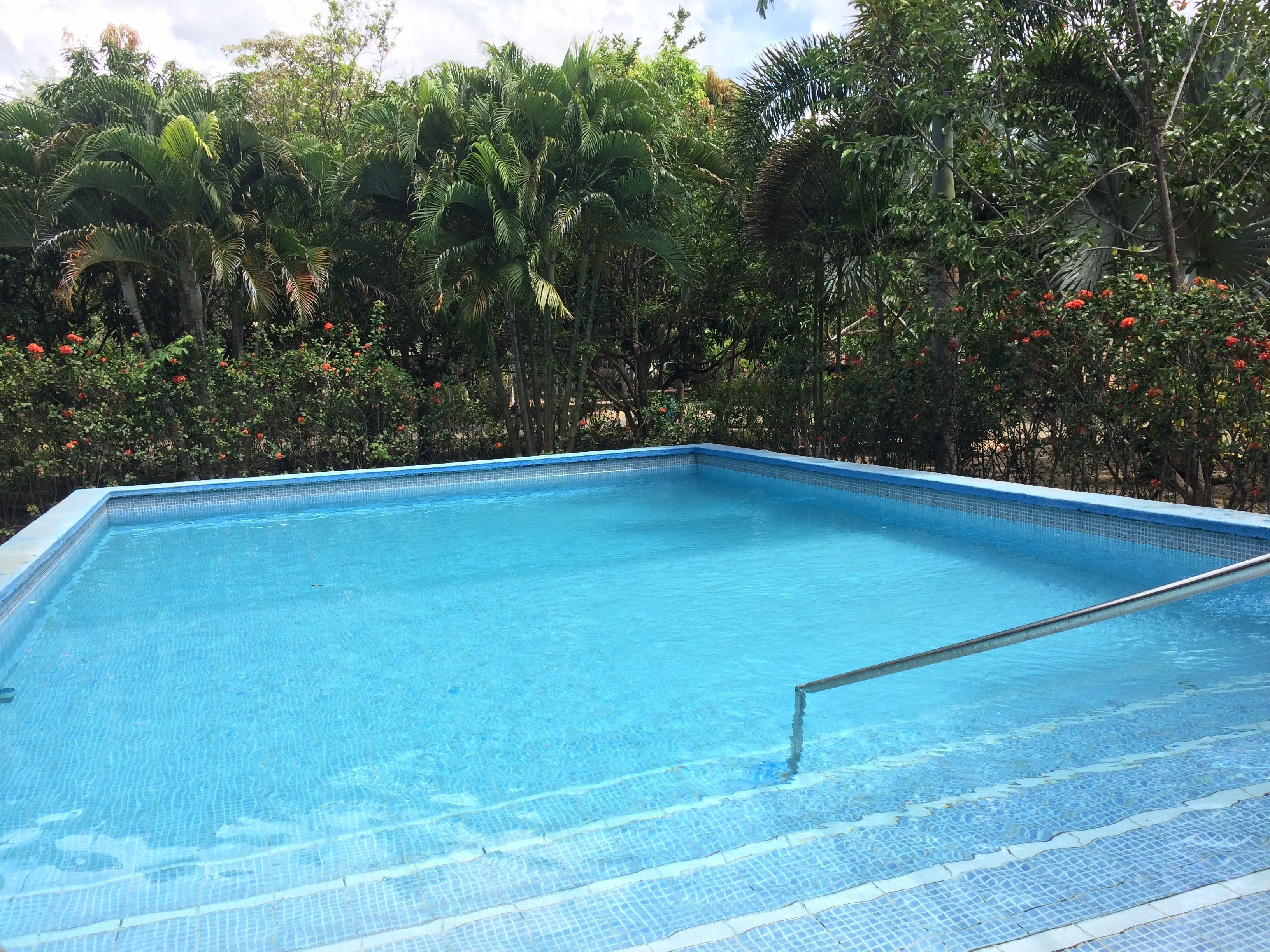 حمّام سباحة خارجي