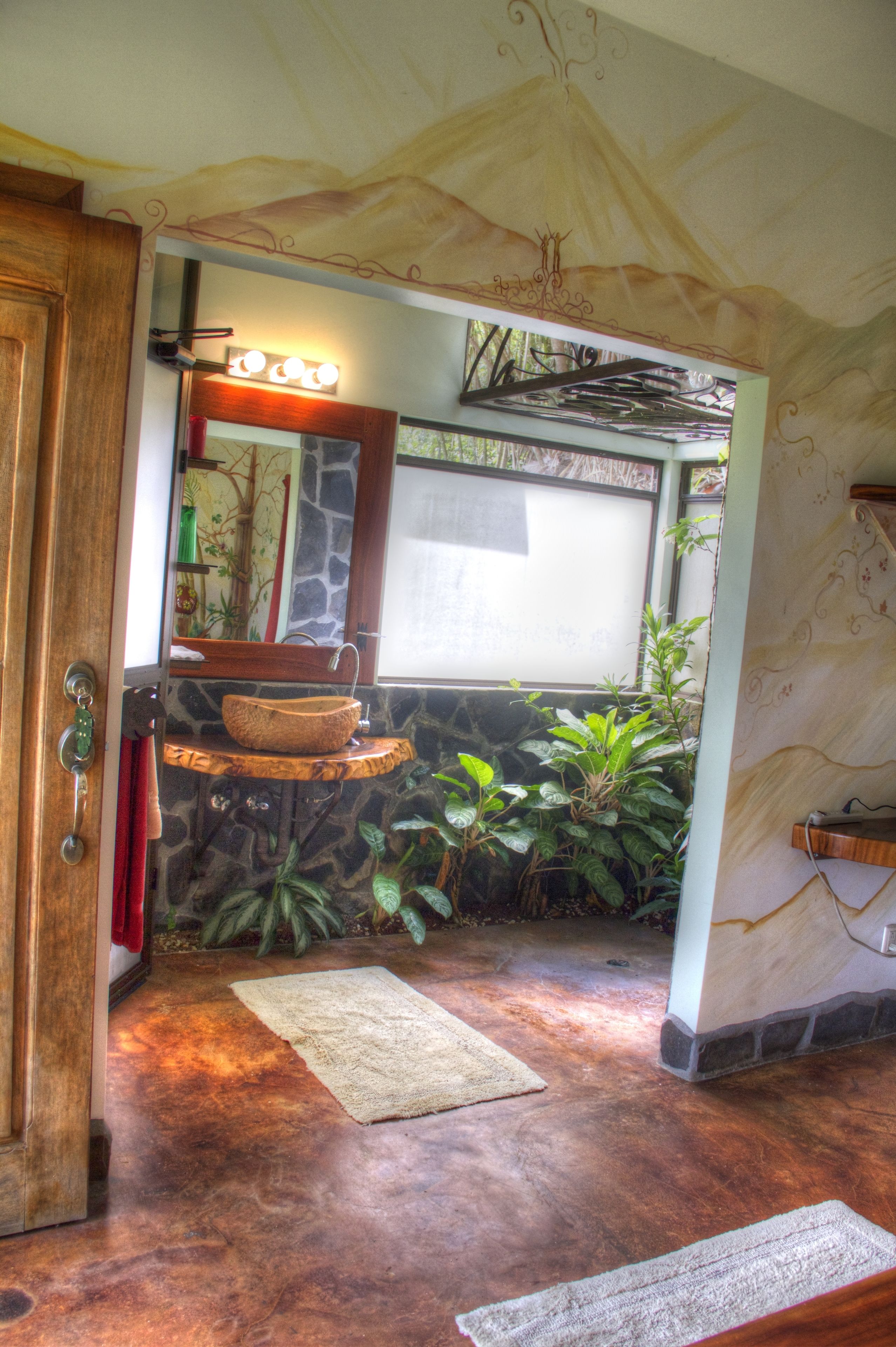 Luksusbungalow, 1 soverom, hageområde | Bad | Dusj, toalettartikler (inkludert) og håndklær