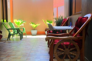 Lobby lounge - Cabinas Mansión Tropical Quepos (Quepos)