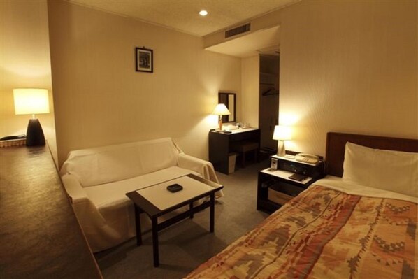 Standard Single Room, Smoking