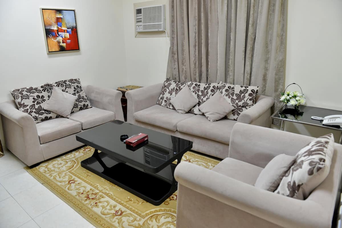 Apartment, 2 Bedrooms, Kitchenette | Minibar, desk, blackout curtains, iron/ironing board