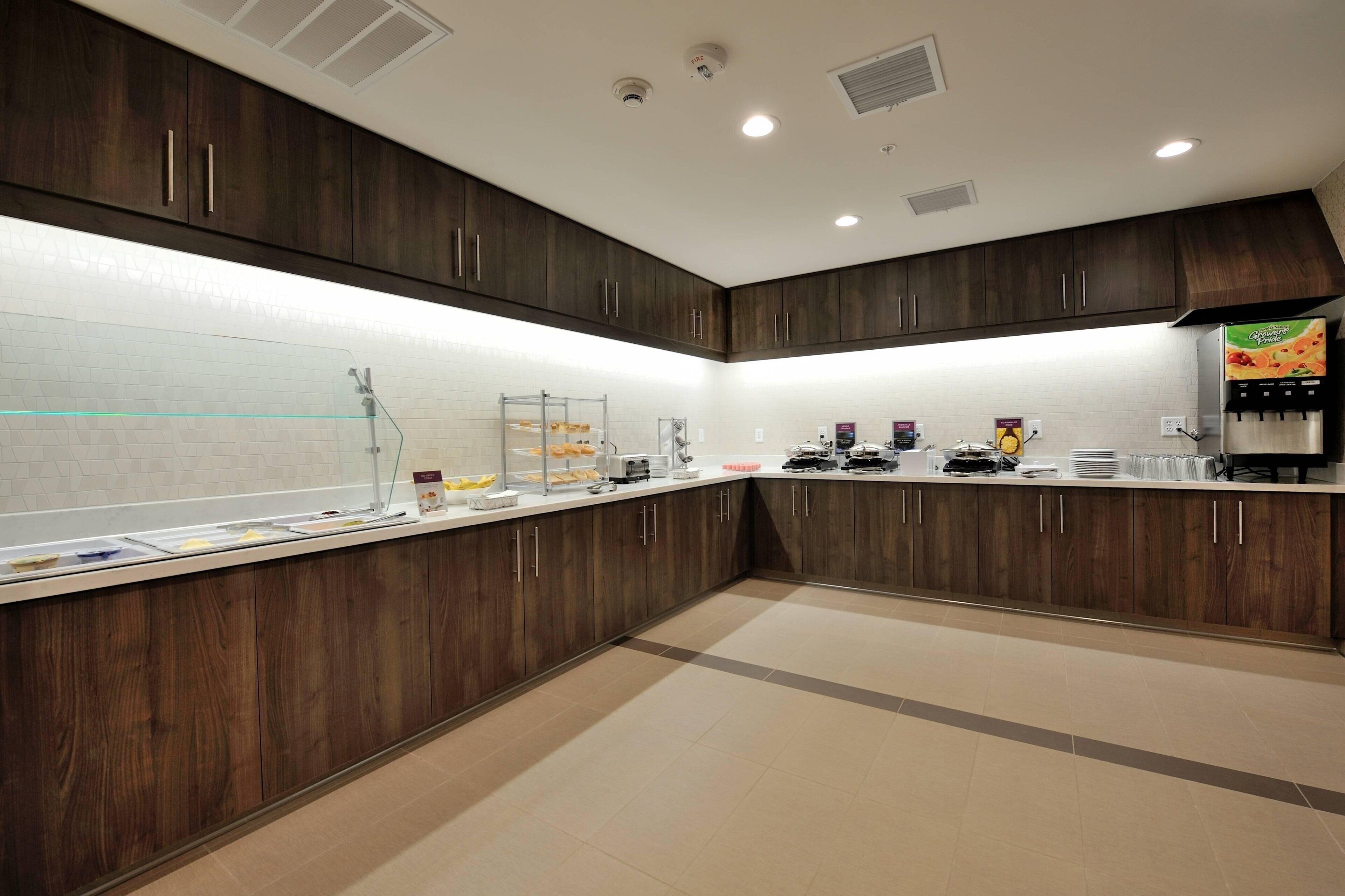 free daily full breakfast