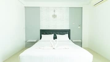 Standard Room | Desk, soundproofing, free WiFi, bed sheets
