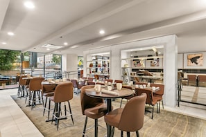 Breakfast and dinner served, American cuisine