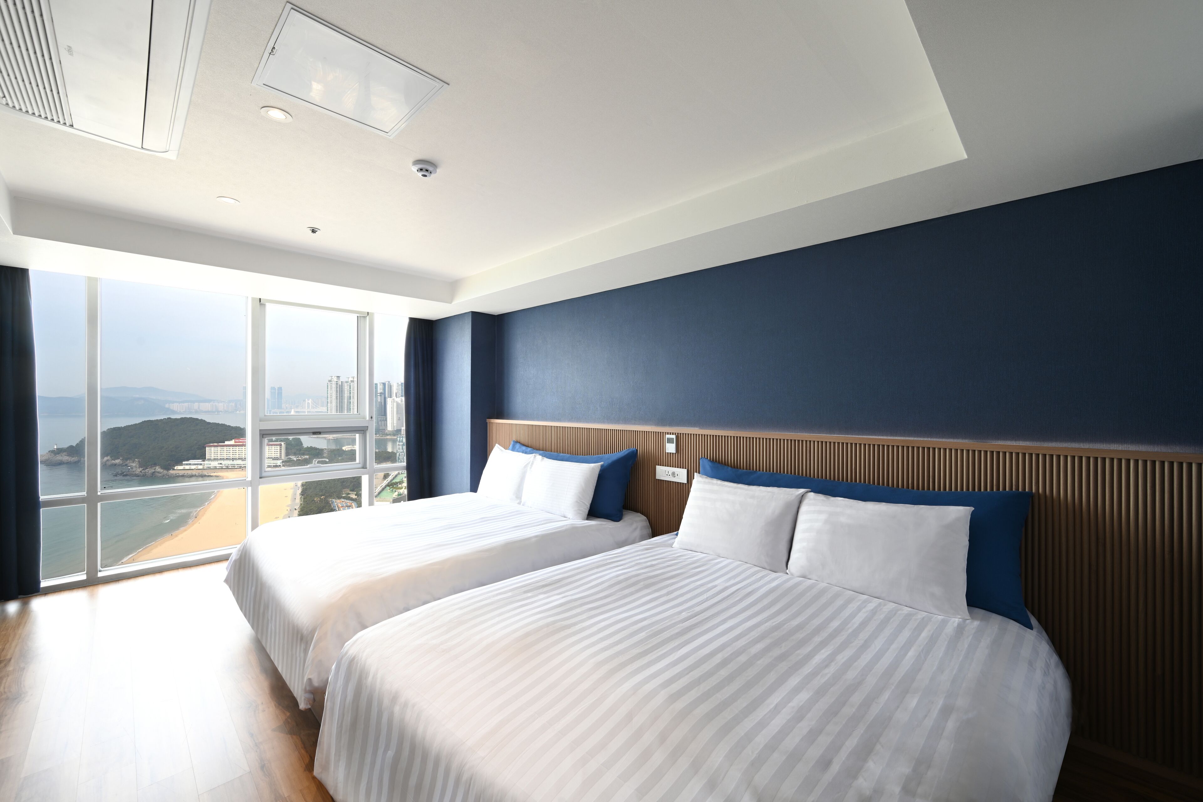 In-room safe, desk, free WiFi, bed sheets