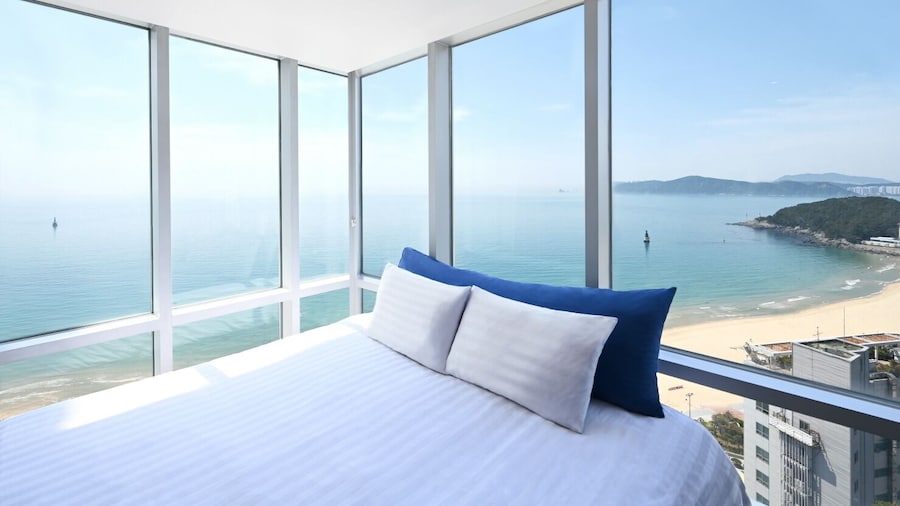 Kolon Seacloud Hotel