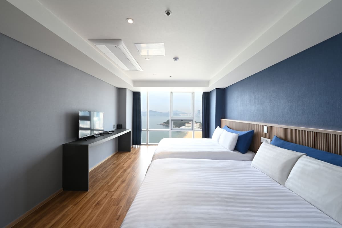 1 bedroom, in-room safe, desk, free WiFi