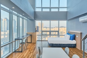 In-room safe, desk, free WiFi, bed sheets - Kolon Seacloud Hotel (Busan)