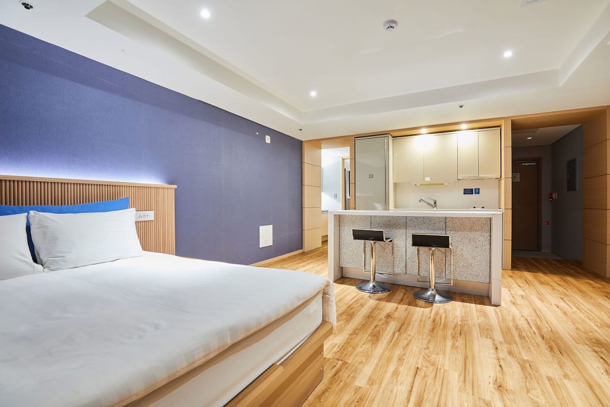 In-room safe, desk, free WiFi, bed sheets