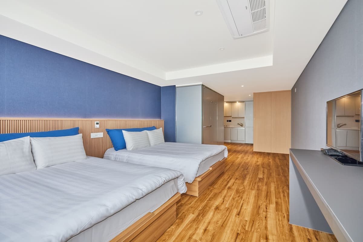 In-room safe, desk, free WiFi, bed sheets