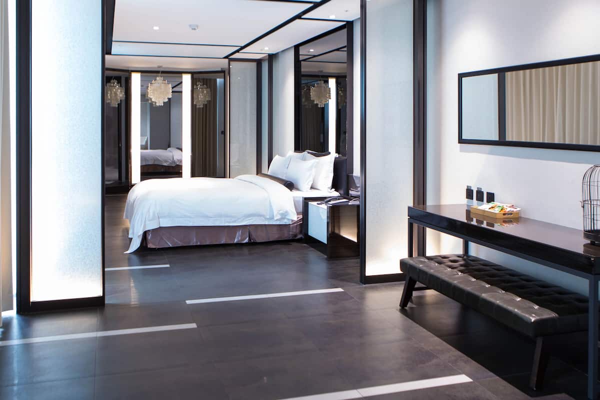 Presidential Suite (Check in time starts from 6pm) | Desk, iron/ironing board, free WiFi