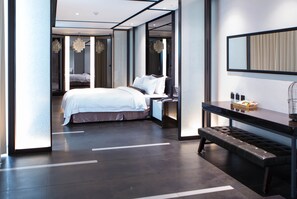 Bureau, fer et planche à repasser, Wi-Fi gratuit