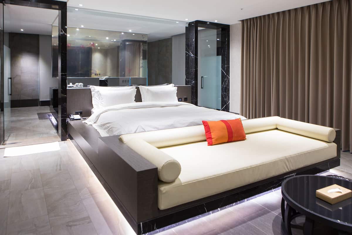 Flagship Suite (Check in time starts from 6pm) | Desk, iron/ironing board, free WiFi
