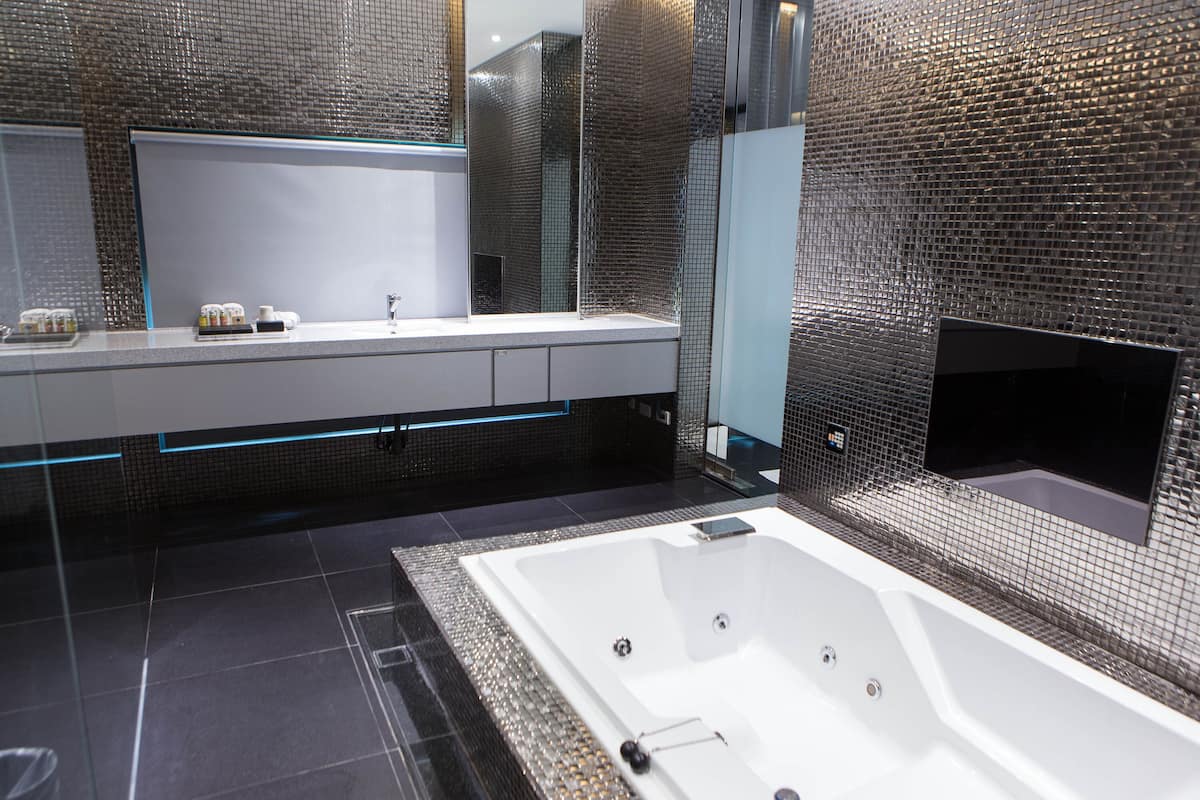 VIP Suite (Check in time starts from 6pm) | Bathroom amenities | Separate bathtub and shower, free toiletries, hair dryer, slippers