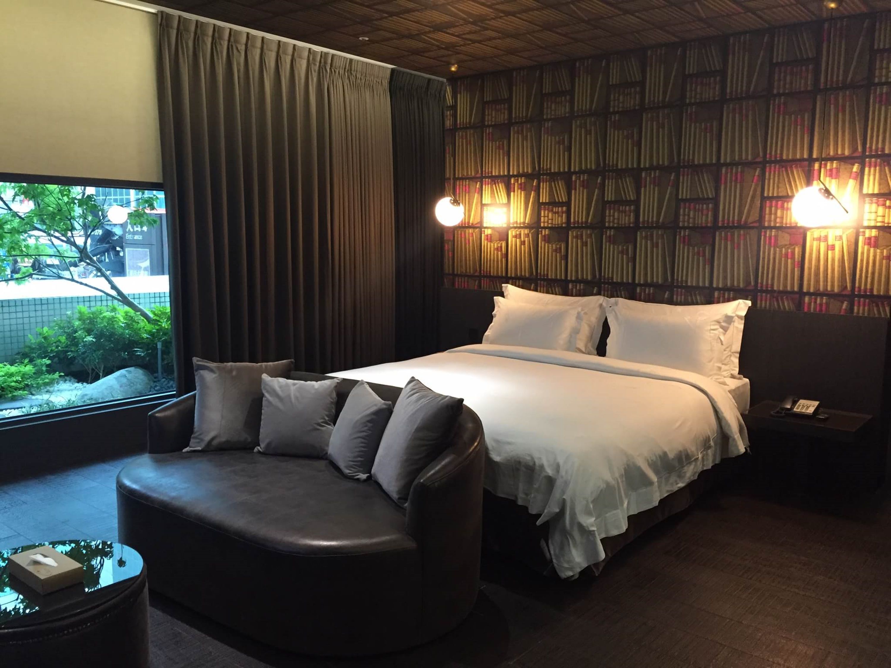 taitanium suite | desk, iron/ironing board, free wifi