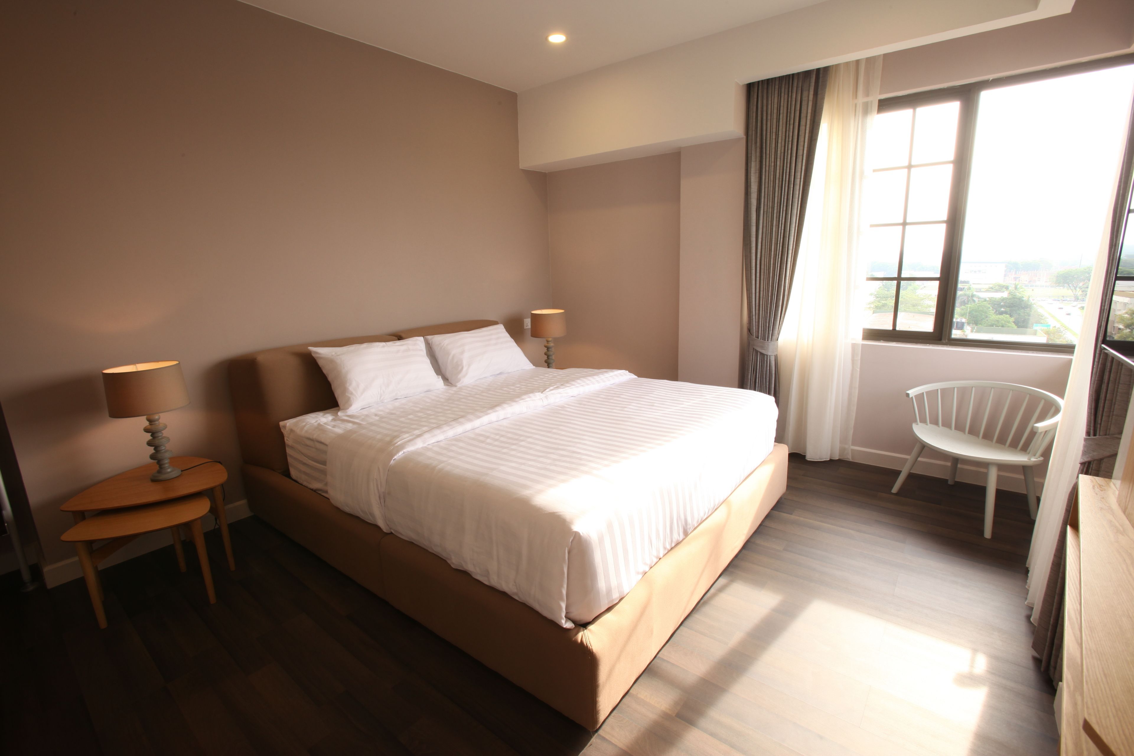 junior suite | in-room safe, desk, cots/infant beds, rollaway beds