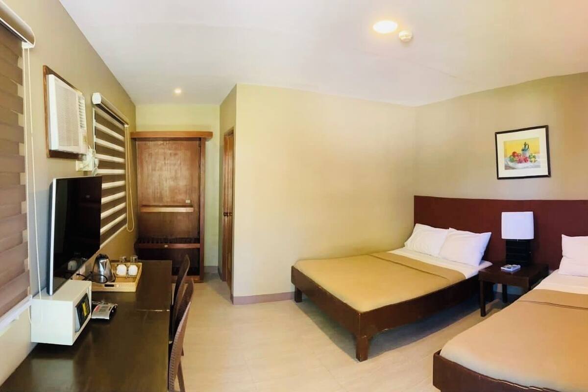 Desk, laptop workspace, WiFi (free), bed sheets