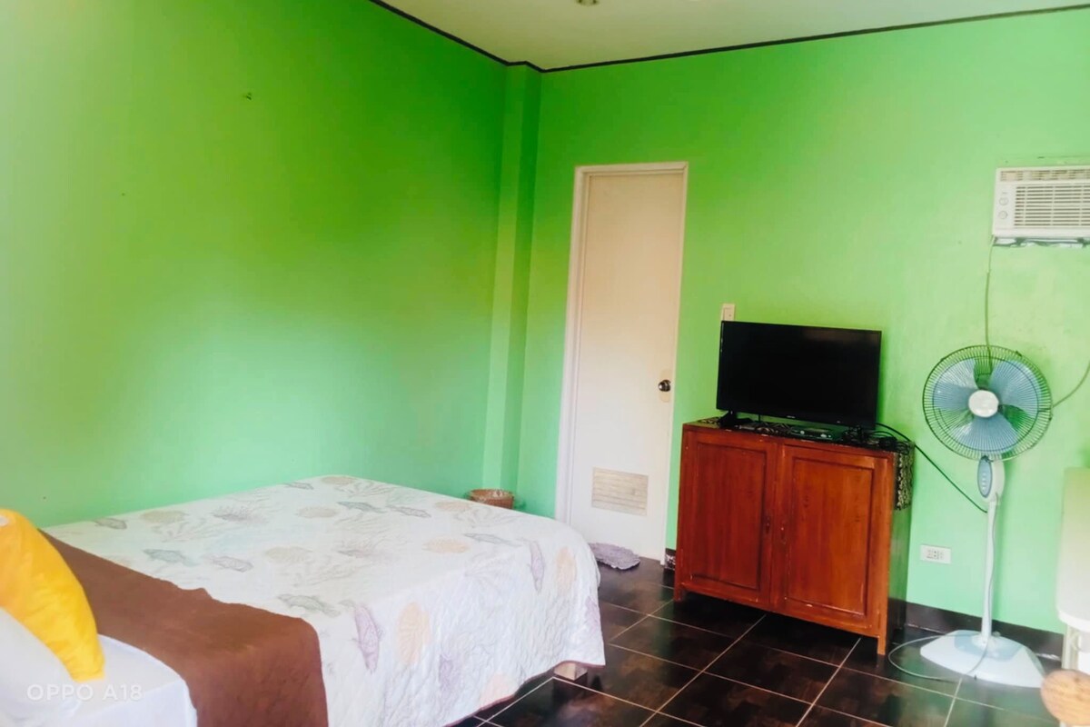Fan Room | Bed sheets