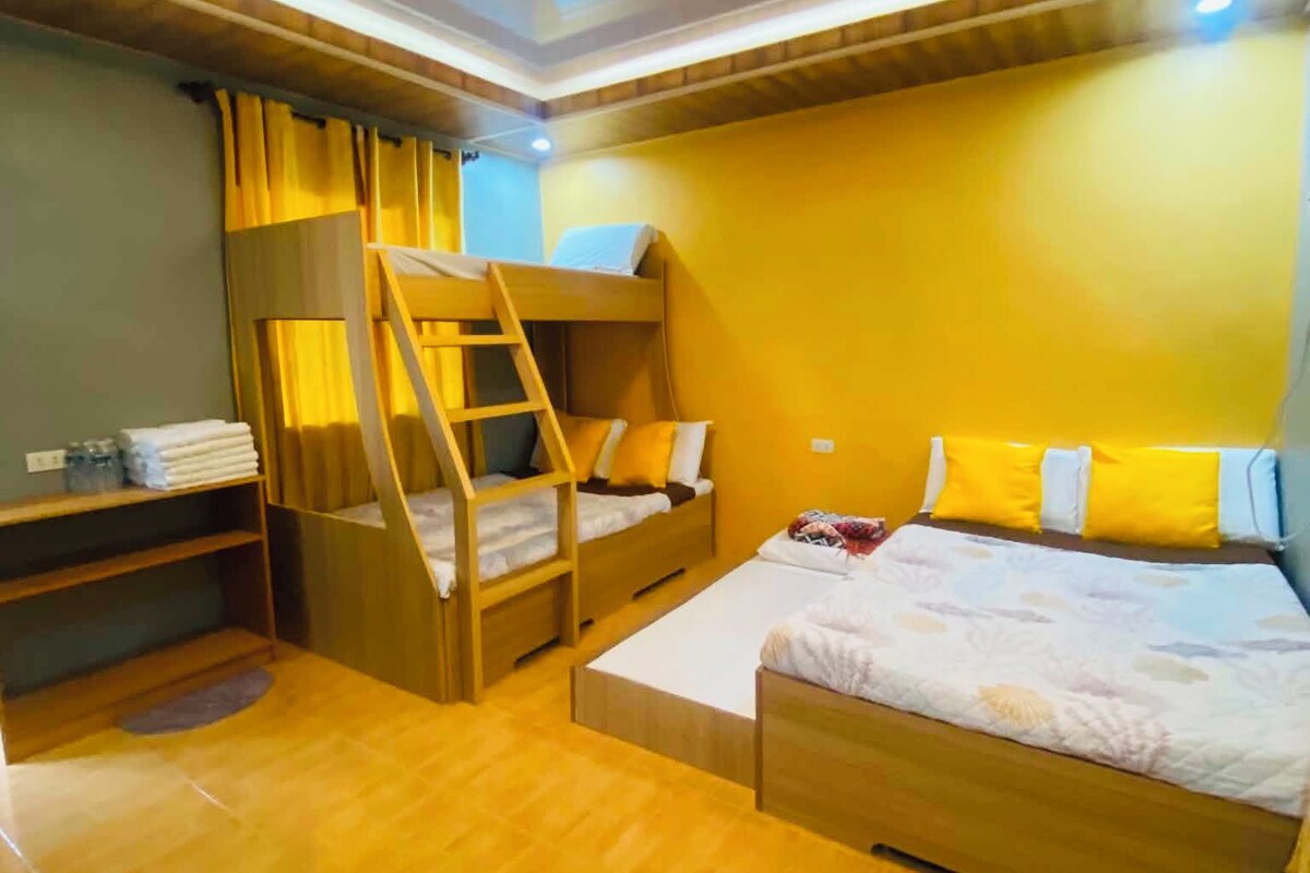 Family Quadruple Room | Bed sheets