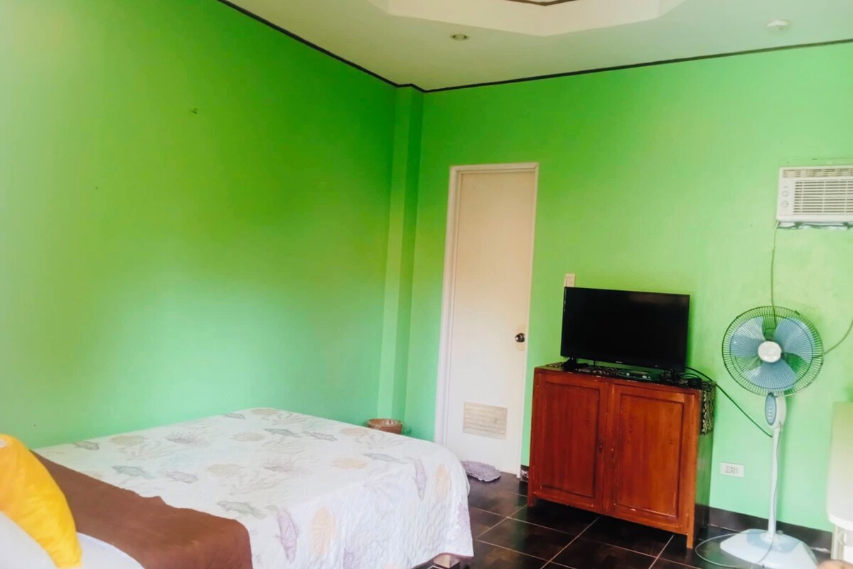 Fan Room | Bed sheets