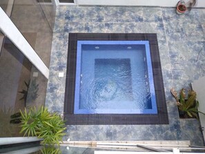 Bồn tắm spa ngoài trời