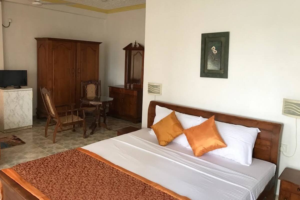 Superior Suite, 1 Bedroom, River View, Sea Facing | Peralatan tempat tidur premium, meja, kalis bunyi