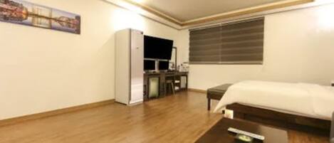 1 Schlafzimmer, hochwertige Bettwaren, Betten mit Memory-Foam-Matratzen