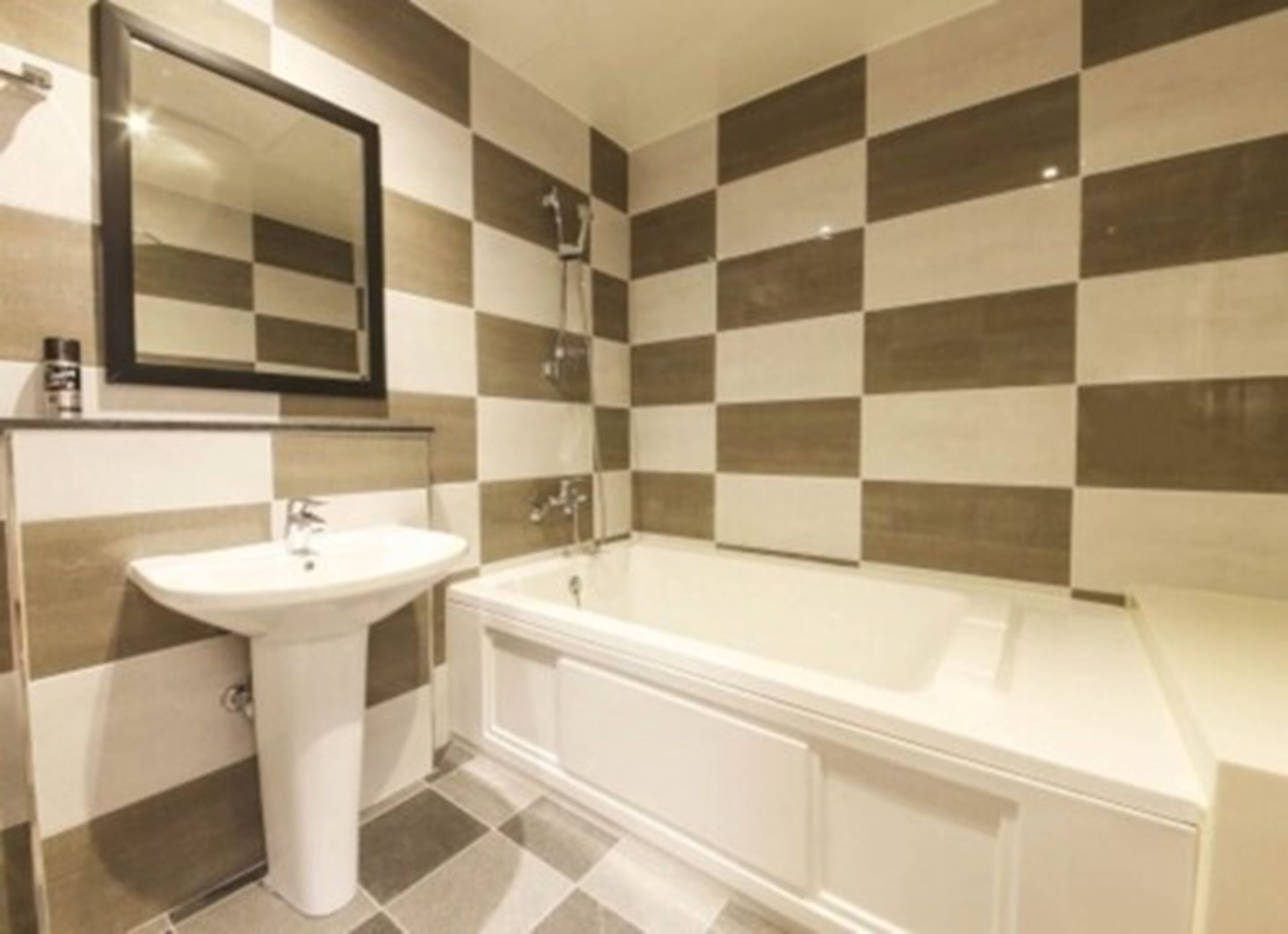 combined shower/bathtub, jetted bath, designer toiletries, hair dryer