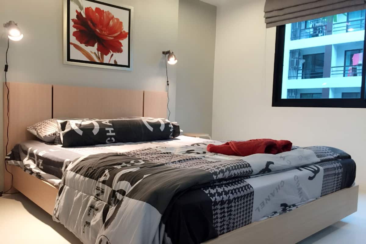 Deluxe Room | 1 bedroom, individually furnished, desk, soundproofing