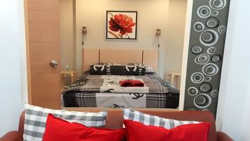 Deluxe Room | 1 bedroom, desk, soundproofing, free WiFi