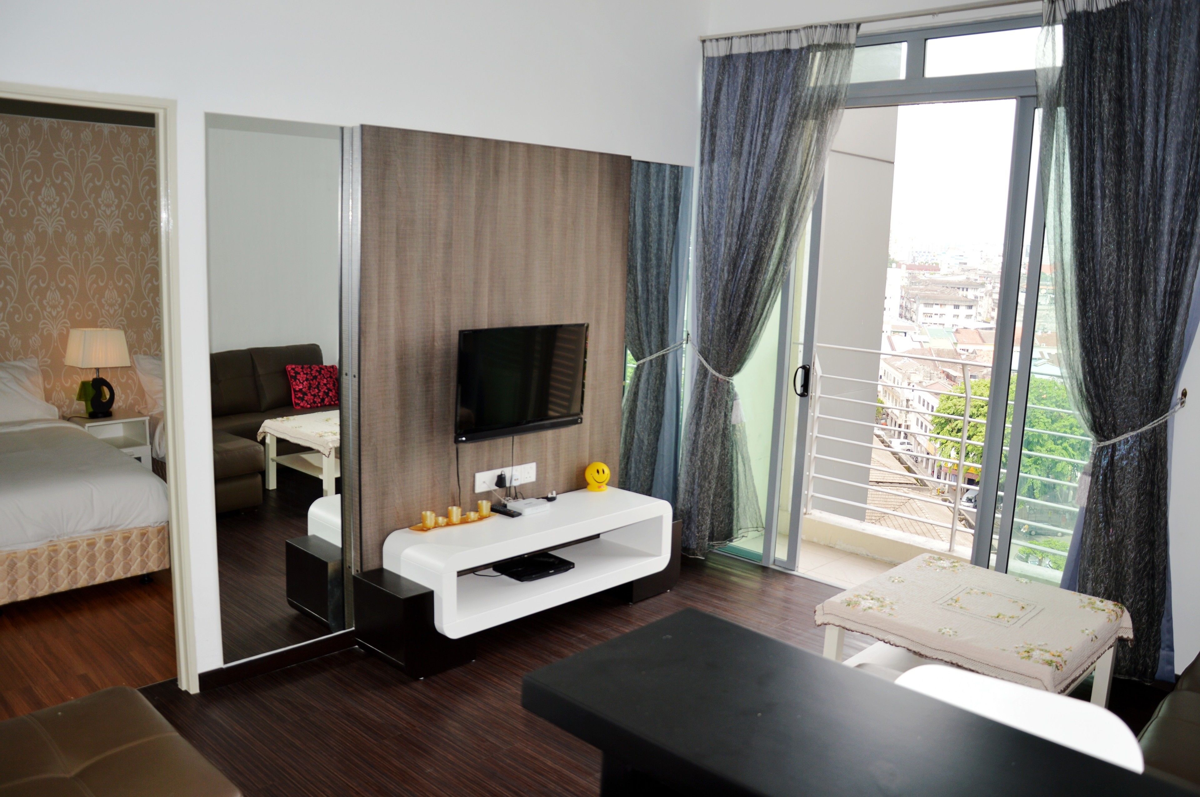 2 Bedrooms Apartment | Living room | 24-inch TV with cable channels