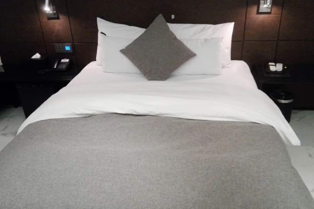 Schallisolierte Zimmer, kostenloses WLAN, Bettwäsche, Rollstuhlgeeignet