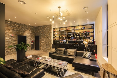 Sala de estar en el lobby