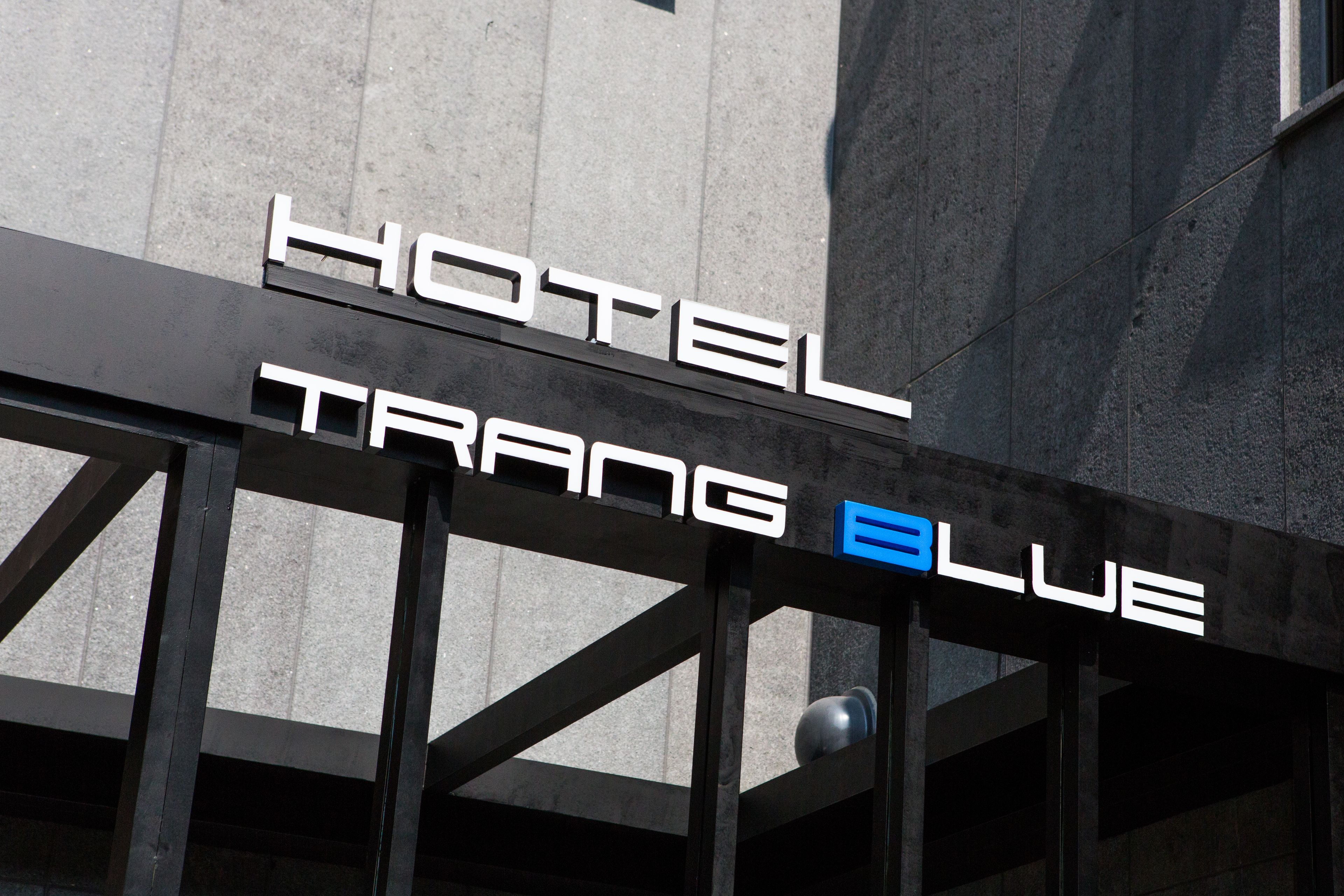 Foto - Trang BLUE