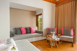 Habitación | Ropa de cama de alta calidad, camas con pillow-top y minibar 