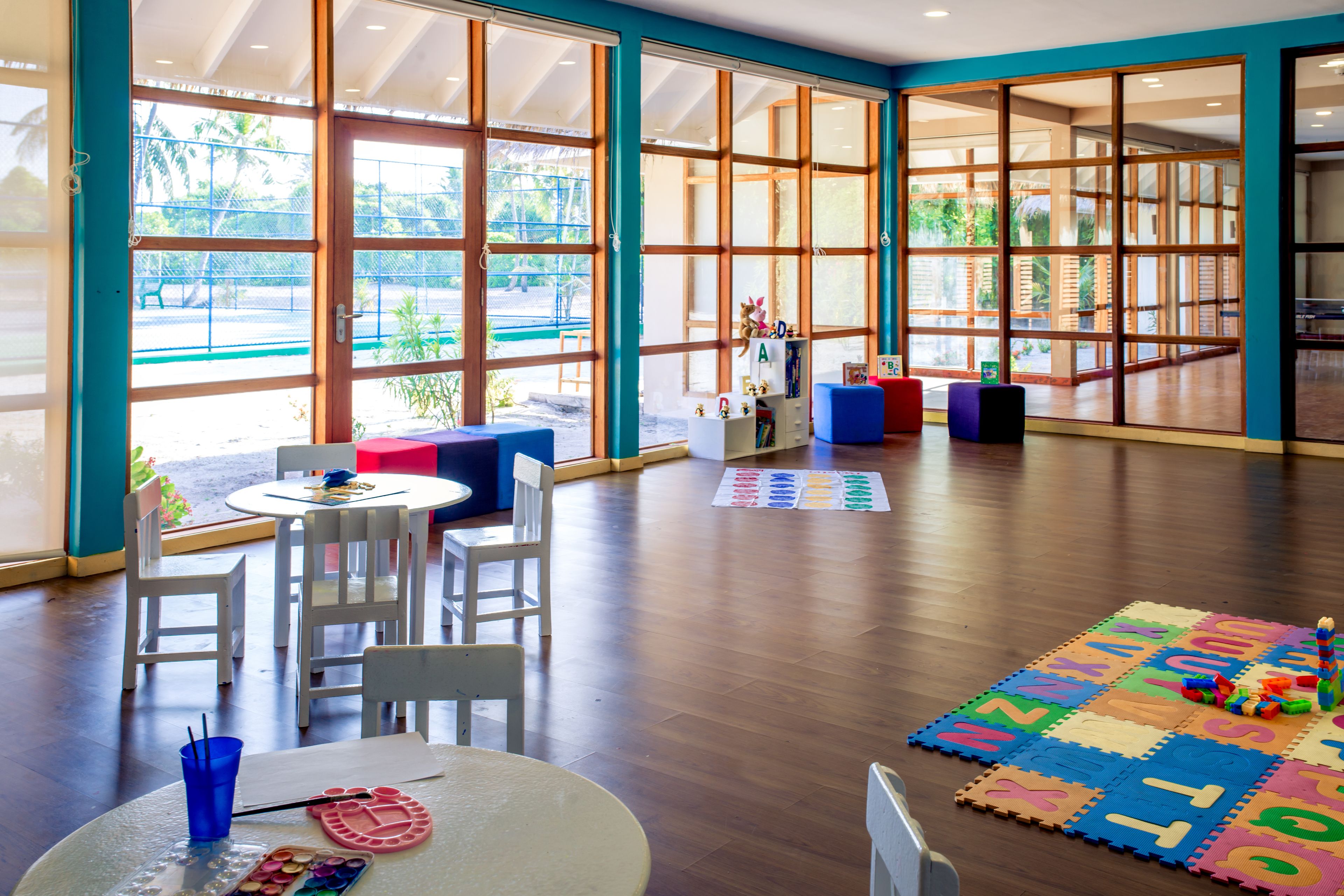 Zona de juegos infantil cubierta