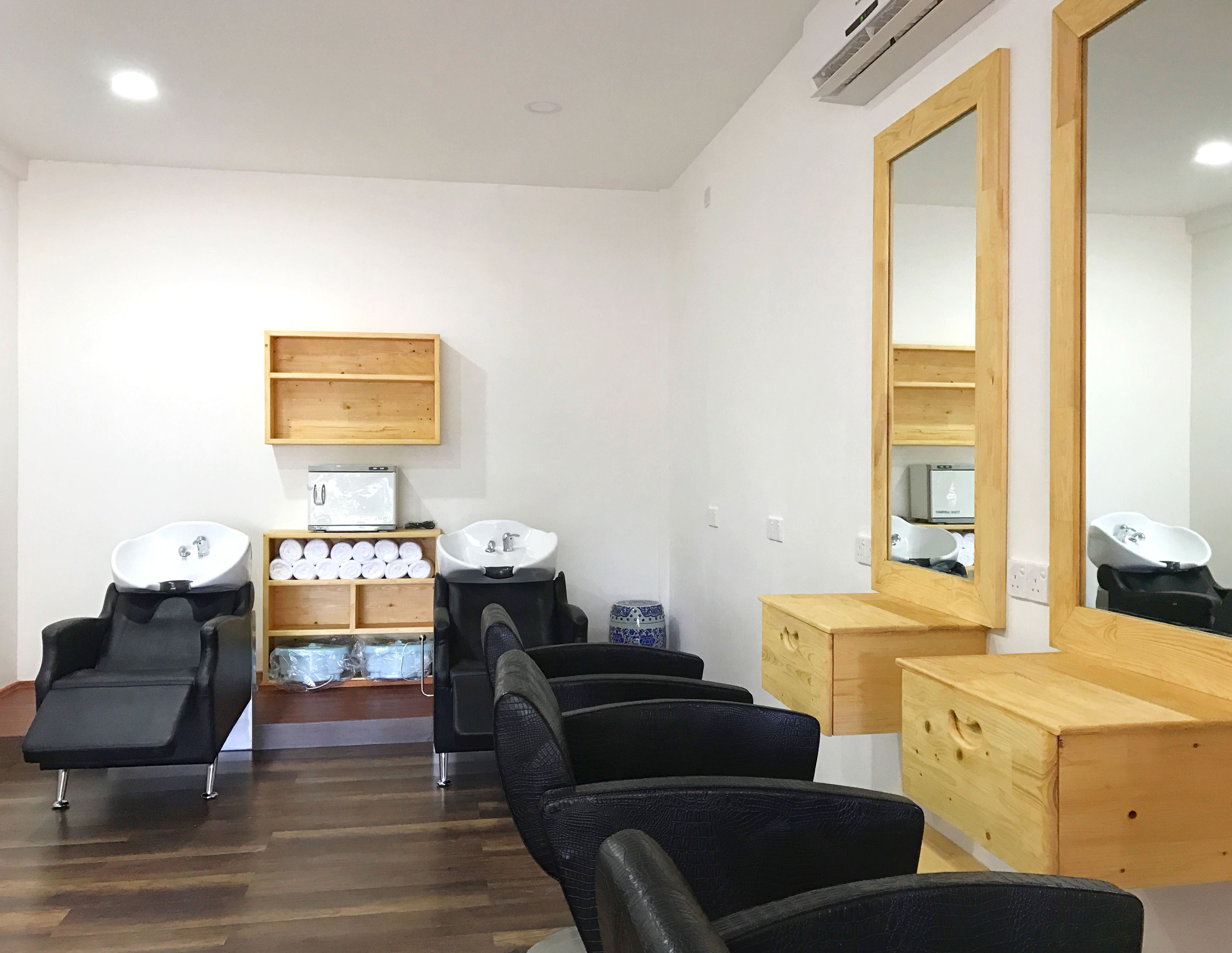 couples treatment room(s), sauna, hot tub, steam room, body treatments