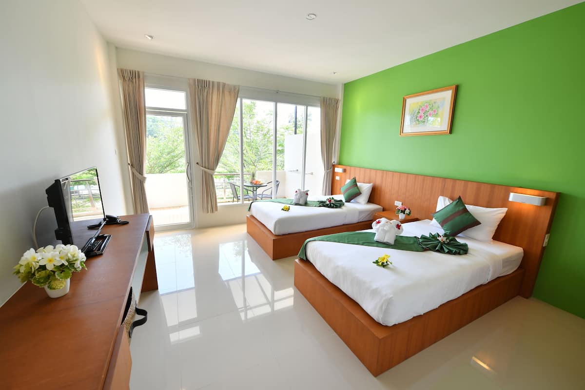 Superior Twin Room | 1 bedroom, in-room safe, individually decorated, desk