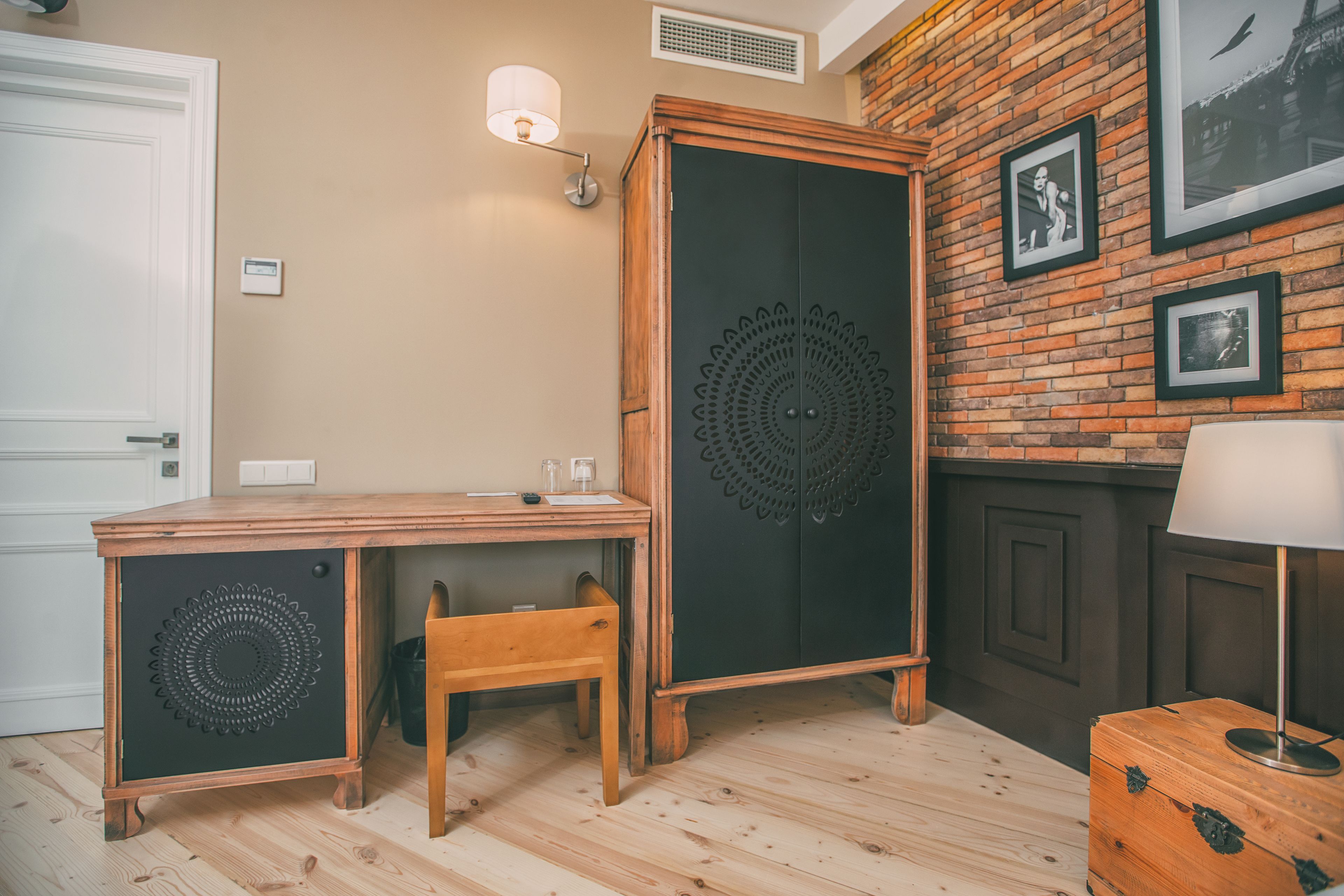 deluxe double or twin room | premium bedding, minibar, in-room safe, desk