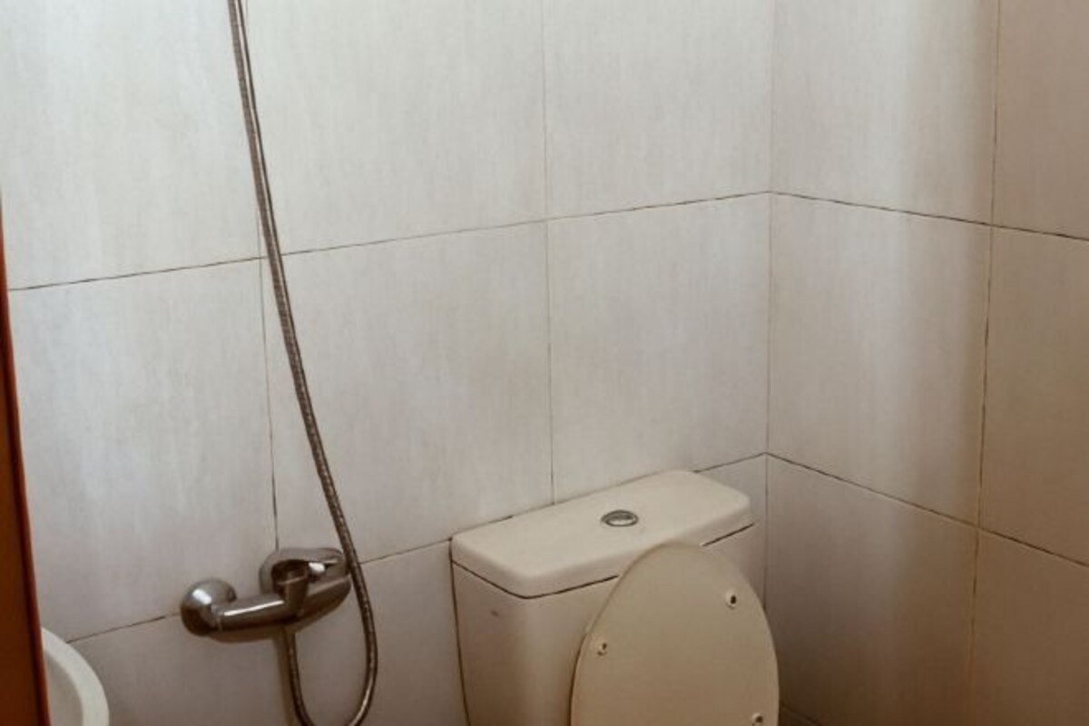 Kamar mandi | Shower dan handuk