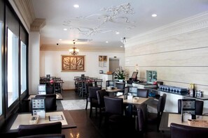 Frühstück, Mittagessen, Abendessen, internationale Küche