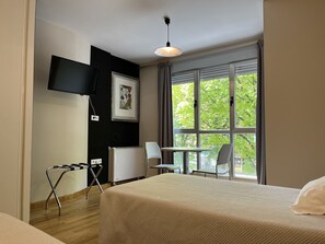 Standaard appartement, 1 slaapkamer | Woonruimte | Flatscreentelevisie