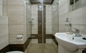 Zweibettzimmer (201745964) | Badezimmer | Dusche, Haartrockner, Handtücher