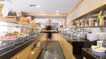 Colazione a buffet a pagamento, servita tutte le mattine