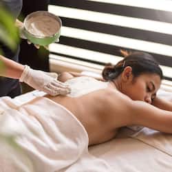 Couples treatment room(s), sauna, hot tub, steam room