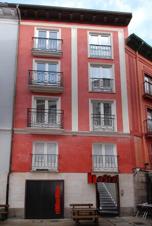 Exterior - Hostal riMboMbin (Burgos)