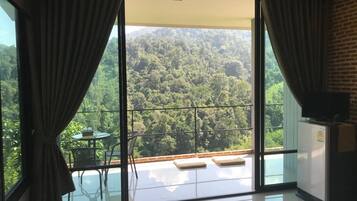 Superior Room, 1 Bedroom | Minibar, rollaway beds