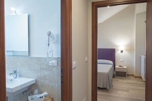 Literie hypoallergénique, couette en duvet d'oie, bureau